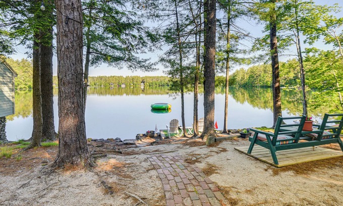 Wakefield Cabaña | Pet-Friendly Waterfront Cottage: On-Site Bunkhouse