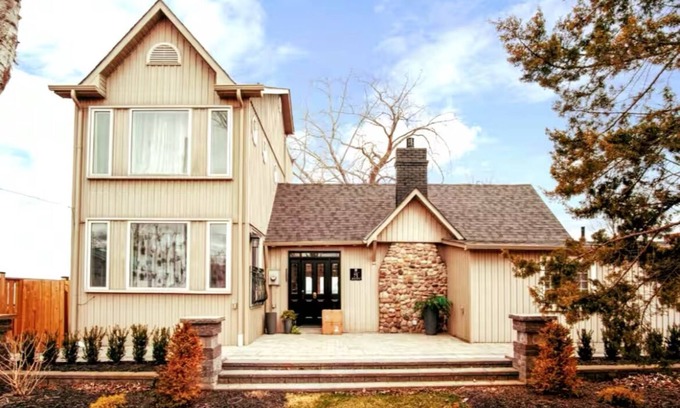 Bowmanville Cabaña | Pet Friendly, water front Cottage Getaway in Bowmanville with hot tub & more…