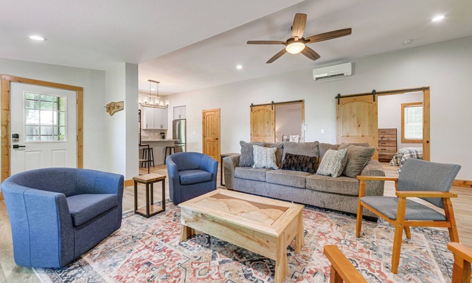 Waynesville Cabina | Pet-Friendly Waynesville Cabin w/ Deck & Mtn Views