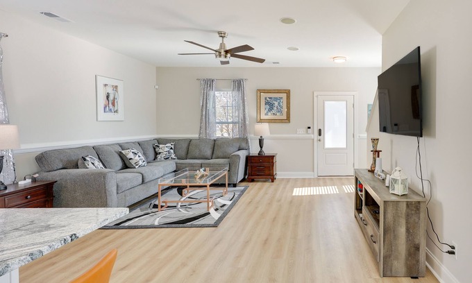 Wilmington Casa | Pet-Friendly Wilmington Home - 2 Mi to Riverwalk