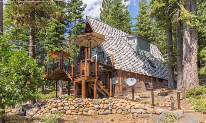 Talmont Casa | Pet Friendly with Big Views!