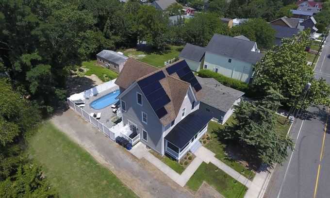 West Cape May Casa | Pet Friendly with a pool!