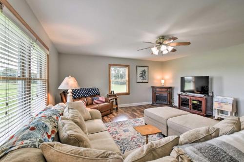 Painter Casa | Pet-Friendly Woodsy Gem quarter Mi to Chesapeake Bay