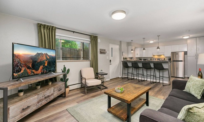 Old Town Condominio | Peterson Flats Urban Group Getaway