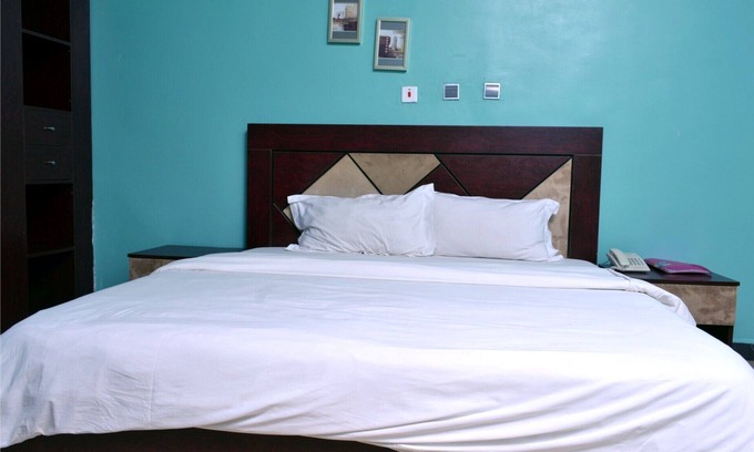 Calabar Cabina | Petesville Hotel Calabar