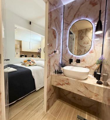 Neos Kosmos Apartamento | Petit and Peaceful Retreat