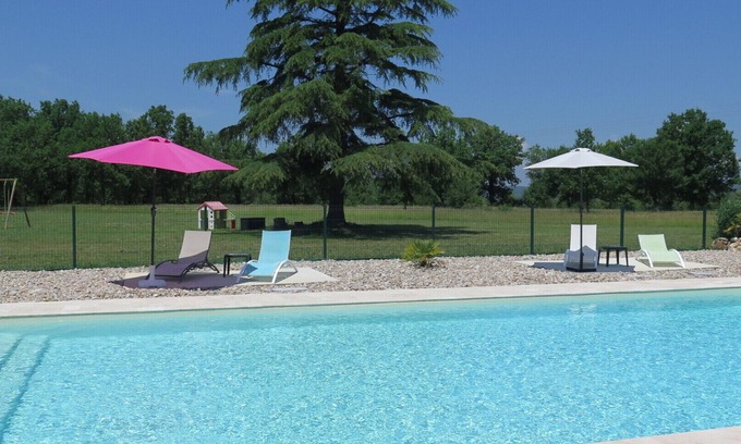 Cremps Casa | Cómoda casa de campo con piscina y piscina infantil.