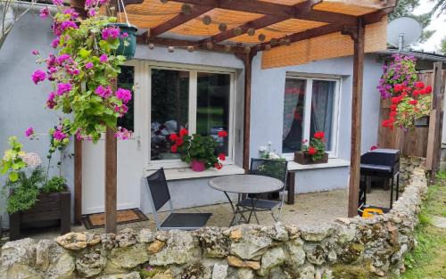 Saint-Pierre-la-Garenne Casa | Petit cottage