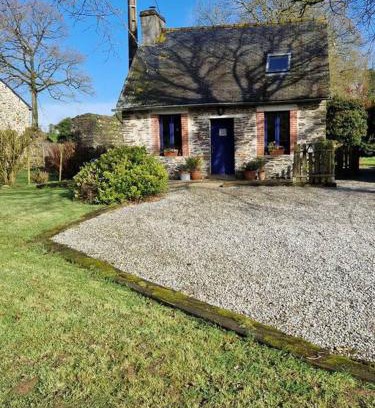 Saint-Mayeux Casa | Petit cottage breton