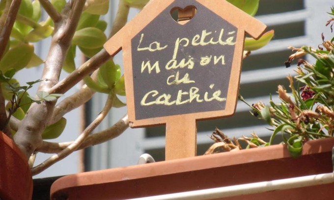 Roquemaure Cama Y Desayuno | Petit Grenier Douillet De Cathie