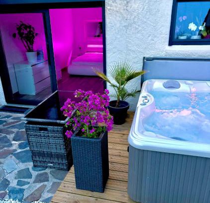 Cavalaire-sur-Mer Casa | Petit Havre de Paix avec Jacuzzi Luxe & Jardin Privatif Zen