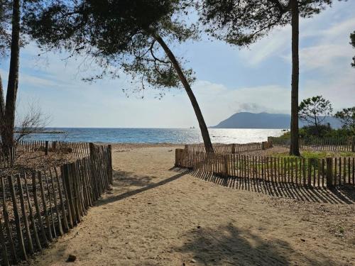 Saint-Mandrier-sur-Mer Apartamento | Petit paradis classé 3 étoiles à 200m de la plage! Terrasse-Wifi-Parking-clim
