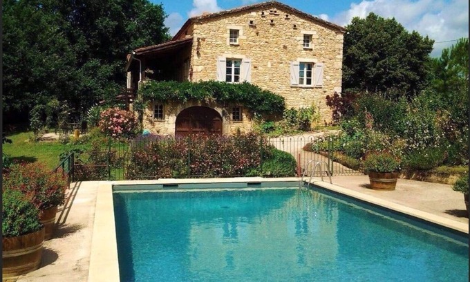 Puy-l'Eveque Casa | Petit Vue Vert - Casa rural de un dormitorio con piscina climatizada a las afueras del pueblo medieval