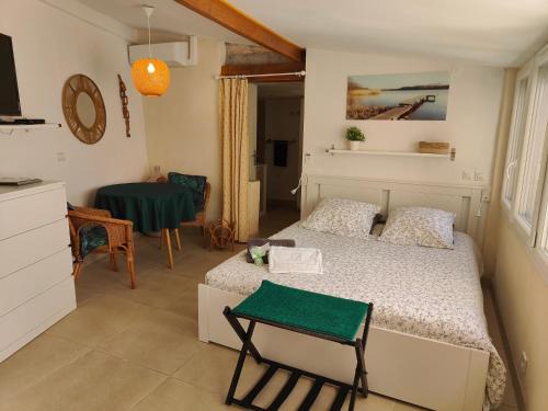 Saint-Mandrier-sur-Mer Apartamento | Petite étoile de Mer - Studio hyper équipé à 150m d'une plage de sable fin grande terrasse presqu'île de charme