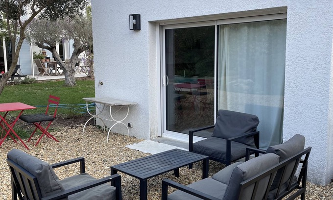 Assas Casa | Petite Maison Avec Jardin, Calme