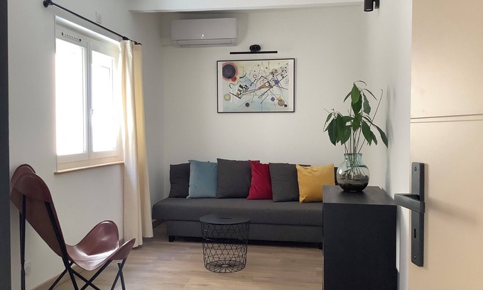 Meze Casa | Petite Maison de Pêcheur à Mèze- Entièrement Climatisée- Petits Chiens Acceptés