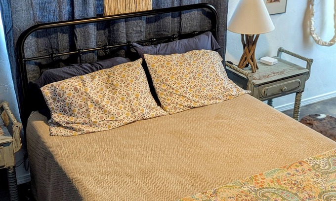 Potosi Casa | Petite Retreat - Pet Friendly for 1 Pet Only