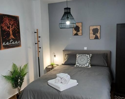 Lesvos Apartamento | Petite suite with backyard.