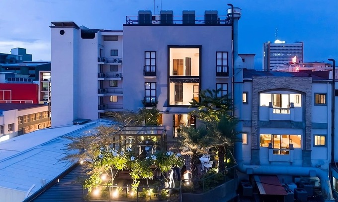 San José Hotel | Pets are Allowed HERE! TWO Modish Units in the Heart of San Jose! FREE Parking