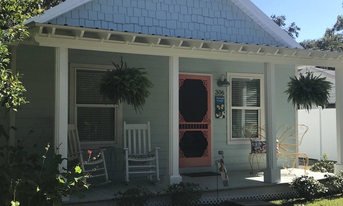 Biloxi Cabaña | Pintoresco centro de la cabaña en Ocean Springs!