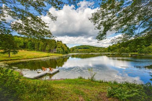New Albany Casa | Petting Zoo Barn and Pond Access New Albany Retreat