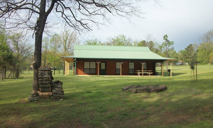Pettit Cabina | Pettit Mtn. Ranch Log Cabin en Gated 37 acres cerca de Pettit Bay y Tenkiller Lake