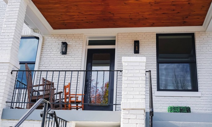 Petworth Apartamento | Petworth Retreat - Modern 2 Bedroom/2 Bathroom Private Apartment