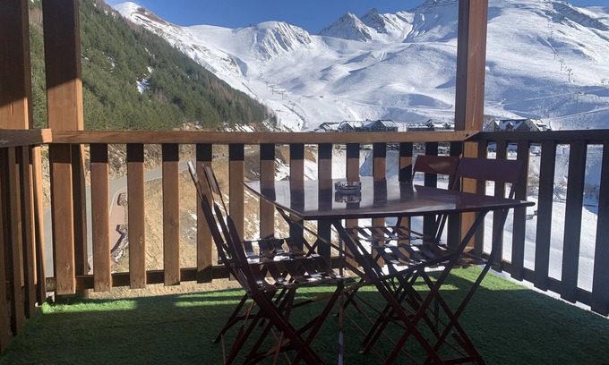 Peyragudes Apartamento | PEYRAGUDES - BACK ON SKIS - Sleeps 8