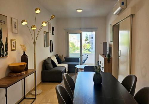 Acropolis Apartamento | Phaedrus Living: City Centre Luxury Flat Esperidon 201