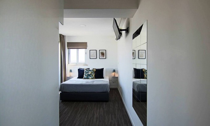 Acropolis Apartamento | Phaedrus Living: Luxury Suite Nicosia 510