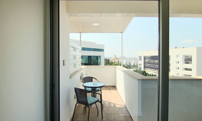 Acropolis Apartamento | Phaedrus Living Luxury Suite Nicosia 504
