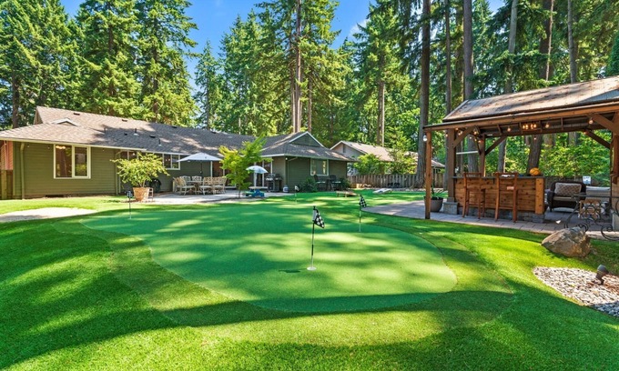 Lake Oswego Casa | Great Deals on Summer Stays!