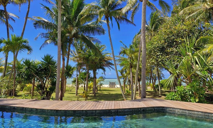 Surinam Villa | Villa Philibert de pie en el agua con piscina en la playa, limpieza, wifi