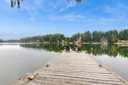 Shelton Casa | Phillips Lake Escape