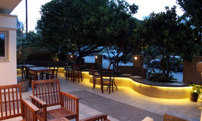 Petaloudes Hotel | Philoxenia Hotel & Studios