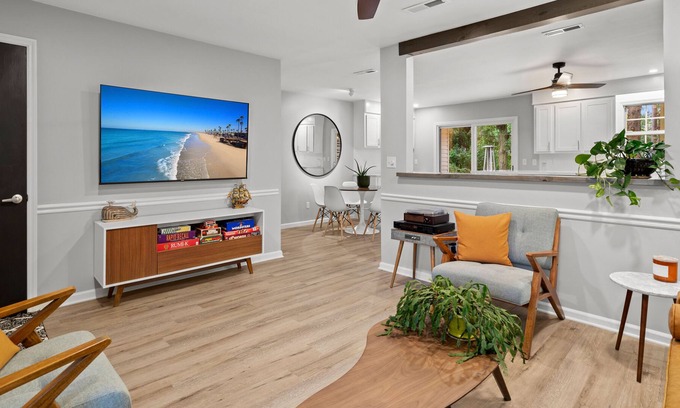 Cordesville Casa | Phil’s on Flynn: Modern Retro