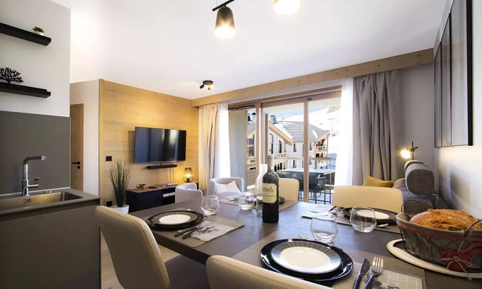 Bergers Apartamento | PHOA45 Magnificent apartment on the Pisten in residence with pool