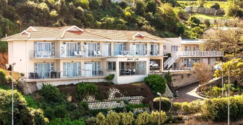 Paradise Casa | Phoenix Lodge and Waterside Accommodation