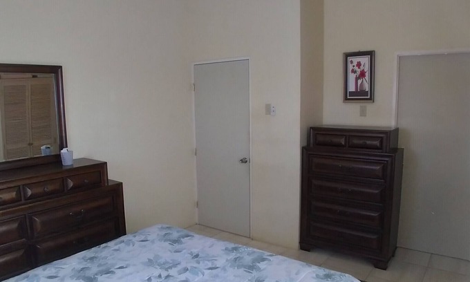 Portmore Casa | Phoenix Manor - Relax and unwind in the most serene atmosphere