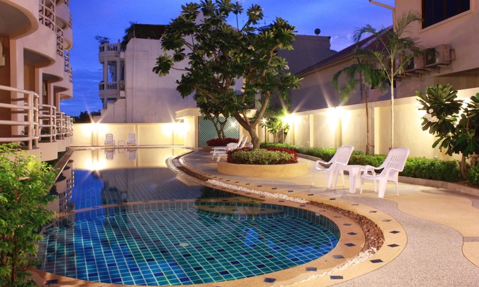 Pratumnak Hill Hotel | Phu View Talay Resort