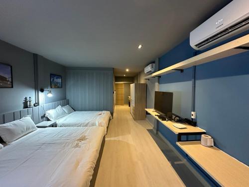 Yan Nawa Casa | Phuket vibe, City House, 7 mins to BTS, City center, Private room in Sathon, Private bathroom, Bangkok, Thailand