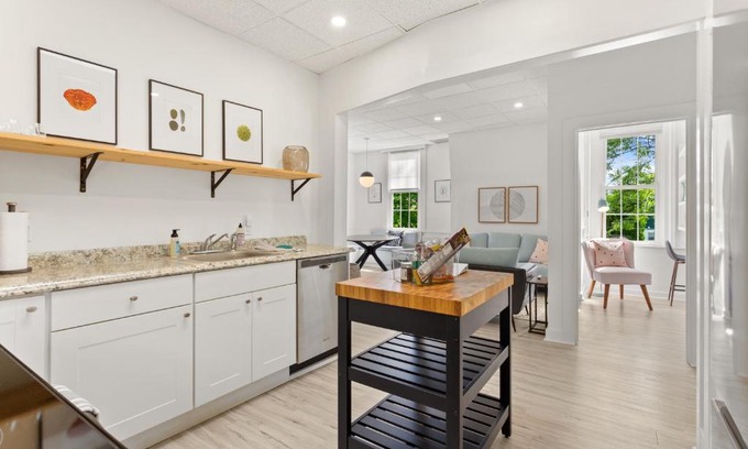 Bar Harbor Apartamento | Physician's Loft - in the Heart of Town