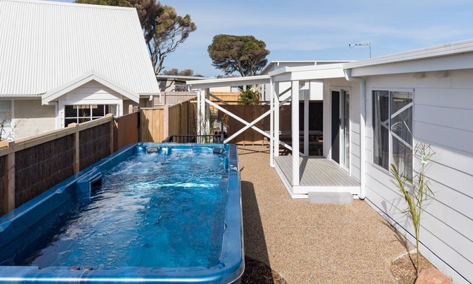Surf Beach Casa | PI Hot Springs Retreat1