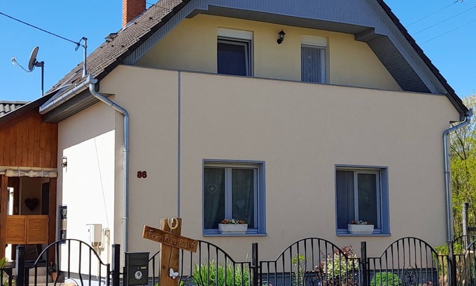 Buzsak Casa | Pia`s Fewo "Pia" at Lake Balaton, near lake and thermal bath