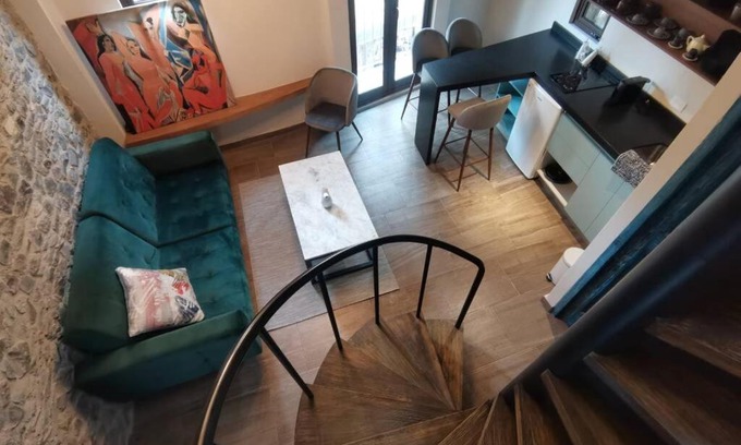 Santeagueda Apartamento | Piacere loft Val'Quirico. Bed, Jacuzzi & Coffe