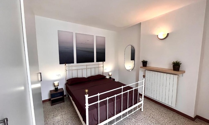 Centro Storico Sud Apartamento | [Piazza Vittoria] Historic Netflix penthouse
