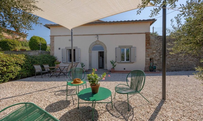 Camucia Casa | Piccola Fonte - come by car and you'll have everything at your fingertips