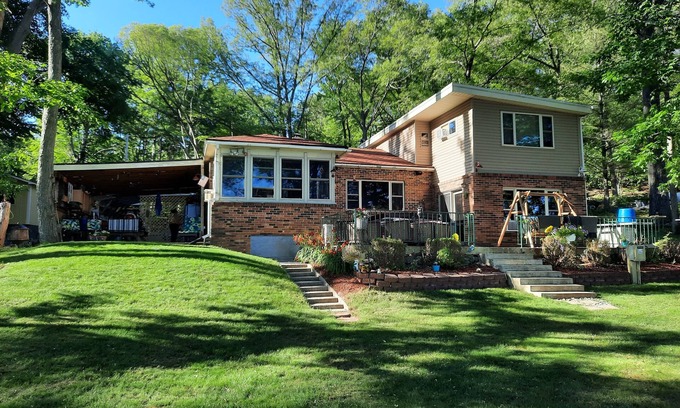 Newaygo Casa | Pickerel Lake place 🦅