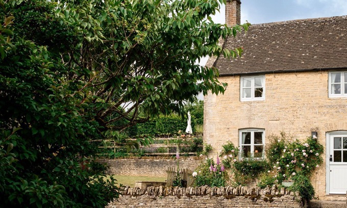 Chedworth Cabaña | Pickett Cottage - Pet friendly near Northleach