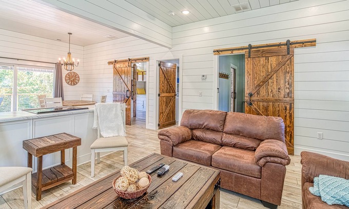 Waterloo Casa | Pickwick Lake Vacation Rental (Sleeps 8-10) 3 BR,2 bath